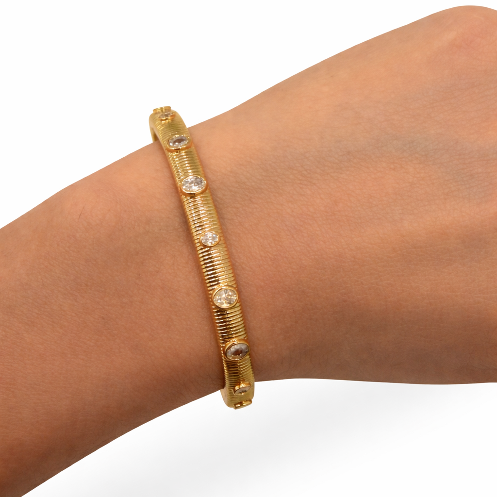 LALA RIBBED CRYSTAL BANGLE