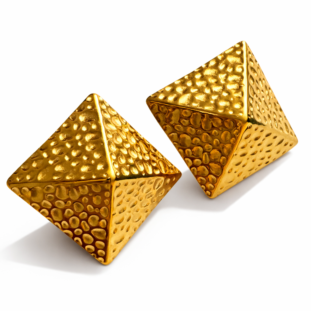 GOLDEN APEX PYRAMID STUDS