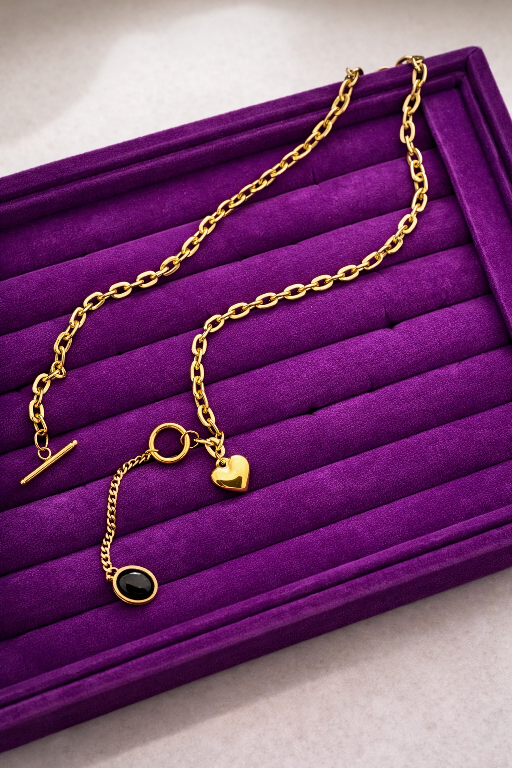 AMARA TOGGLE HEART & ONYX DROP