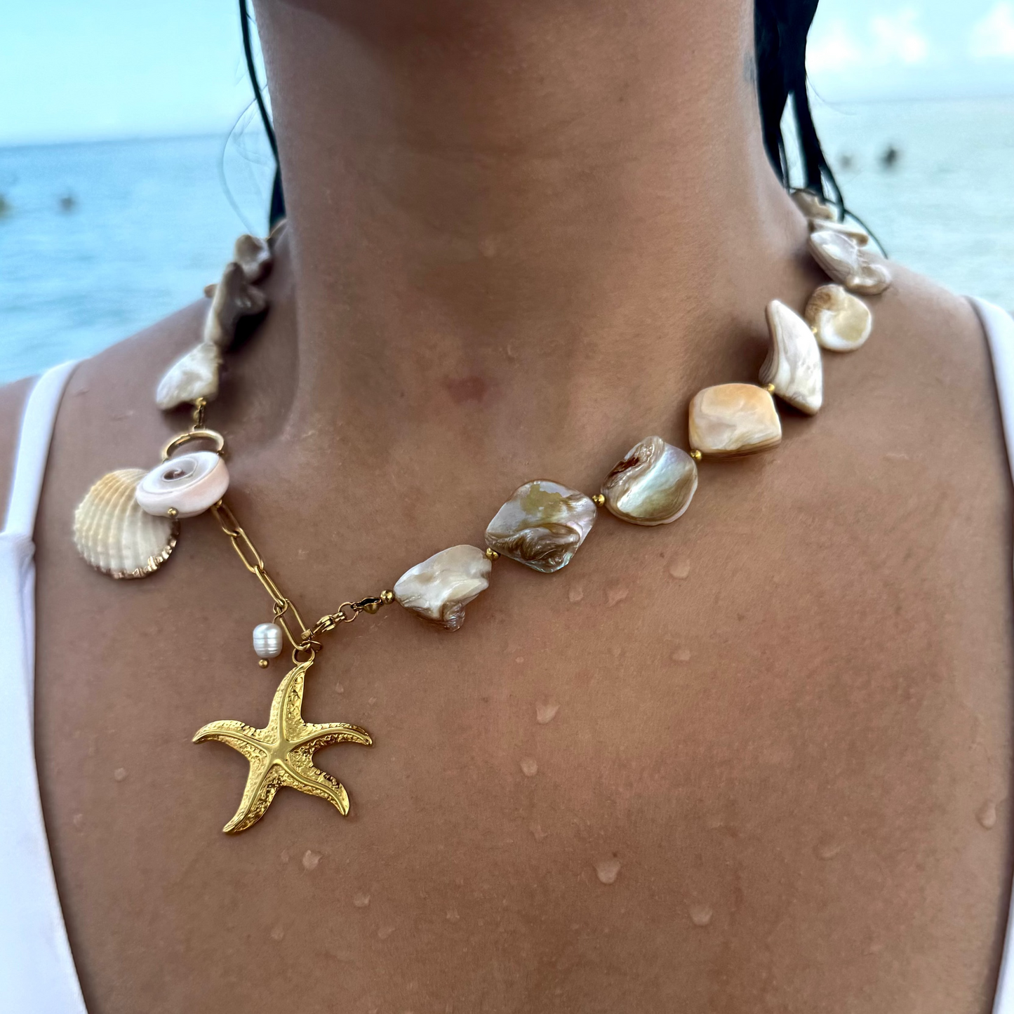 GOLDEN SHORE SEA SHELLS NECKLACE