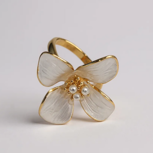 IVORY BLOOM FLORAL RING