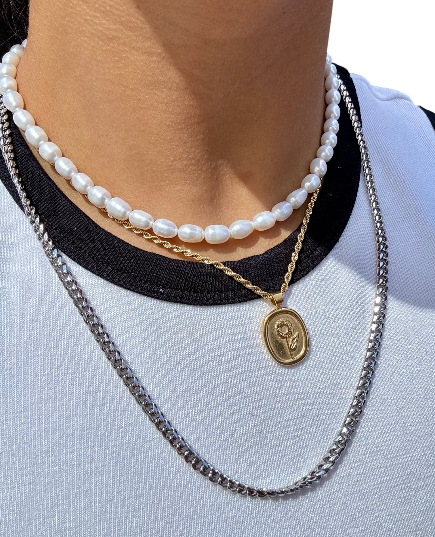 CELEST PEARL MEDALLION NECKLACE
